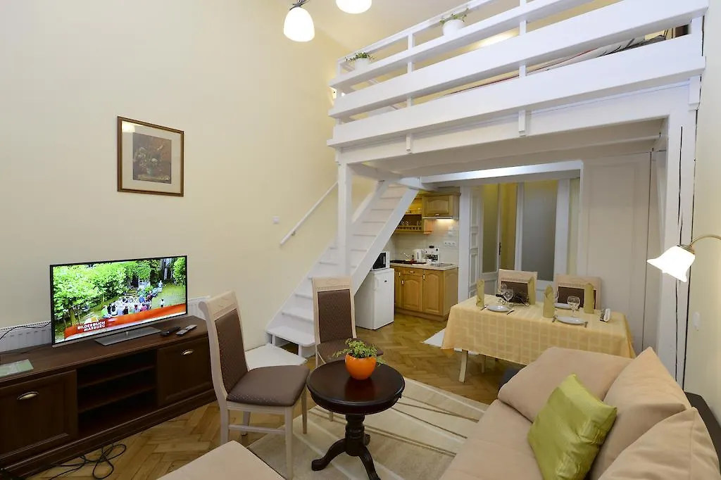 Centrum Vendeghaz Apartment Eger
