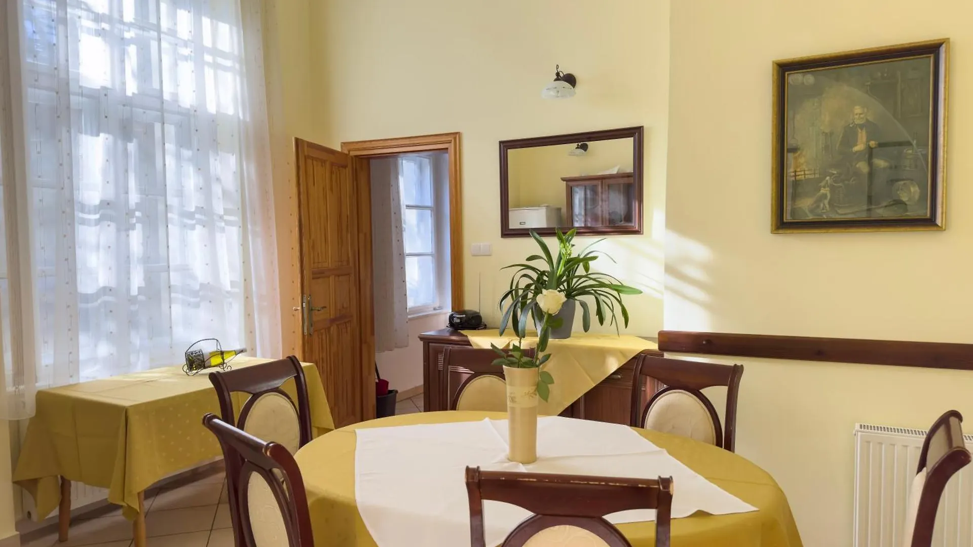 Centrum Vendeghaz Eğri