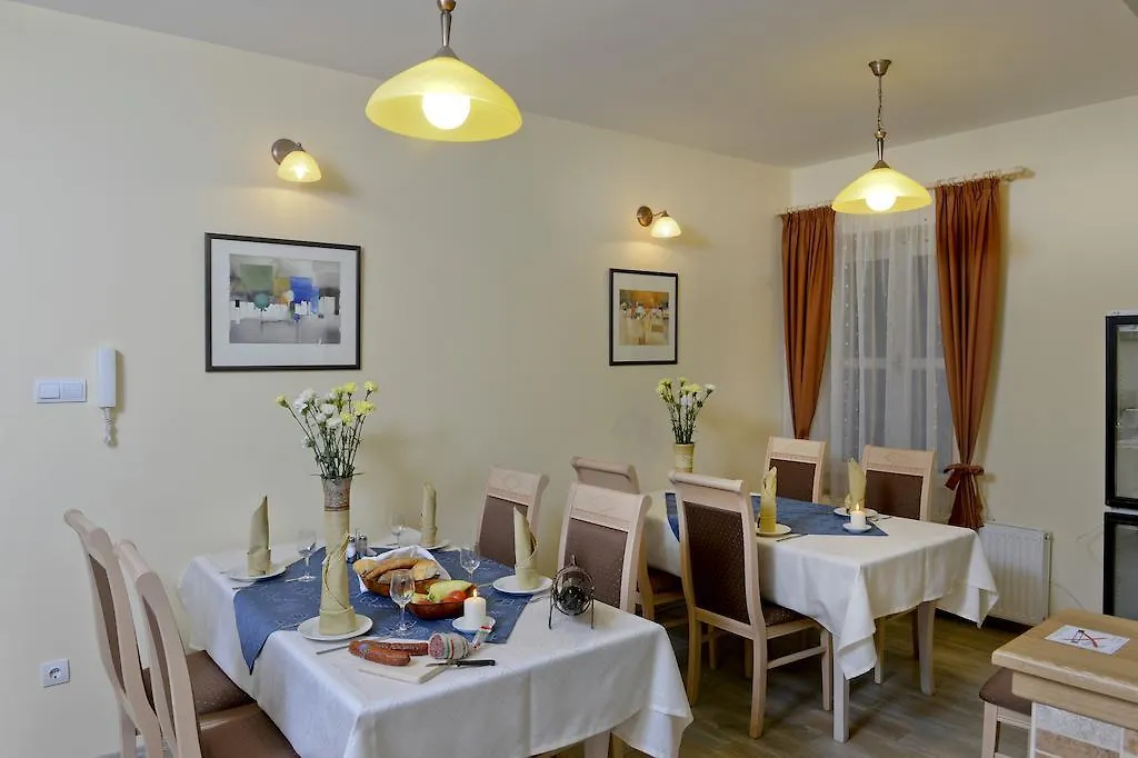 Daire Centrum Vendeghaz Eğri