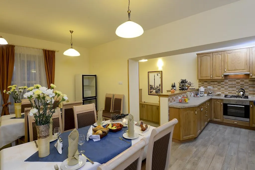 Centrum Vendeghaz Apartment Eger