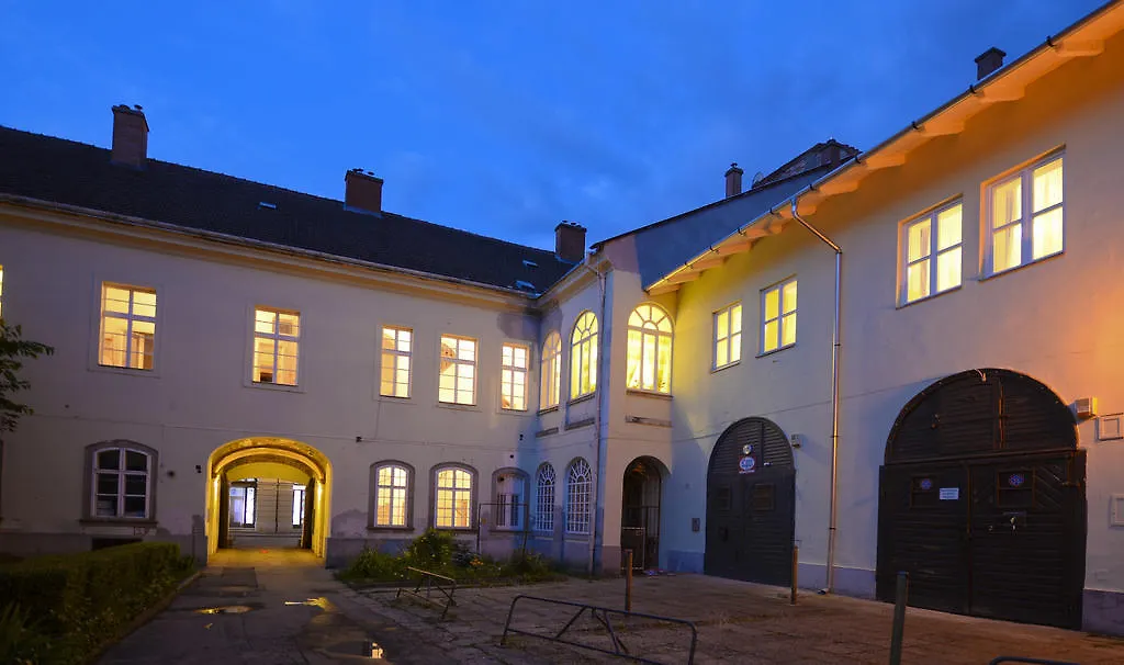 Centrum Vendeghaz Apartment Eger